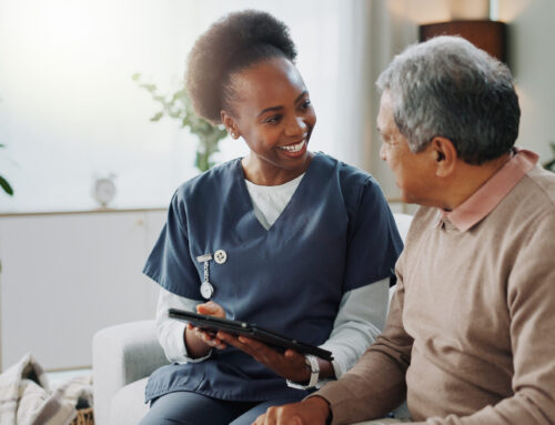 Falta de personal en ayuda a domicilio: cómo la formación y la tecno...